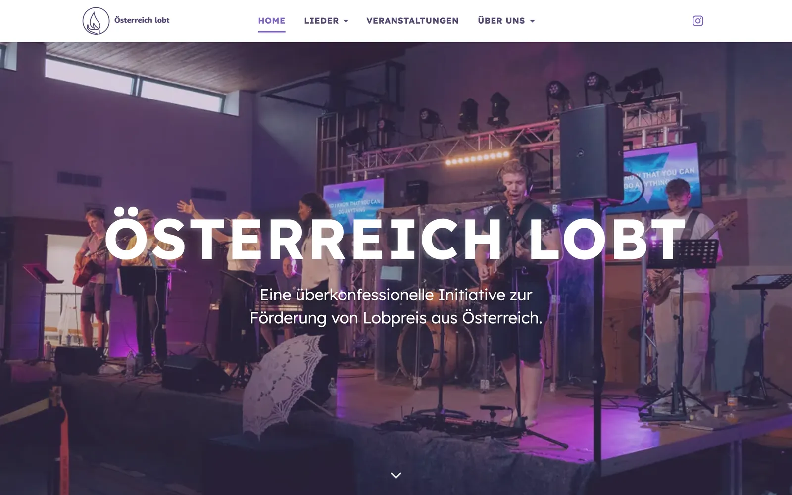 Österreich lobt homepage with a worship band on stage